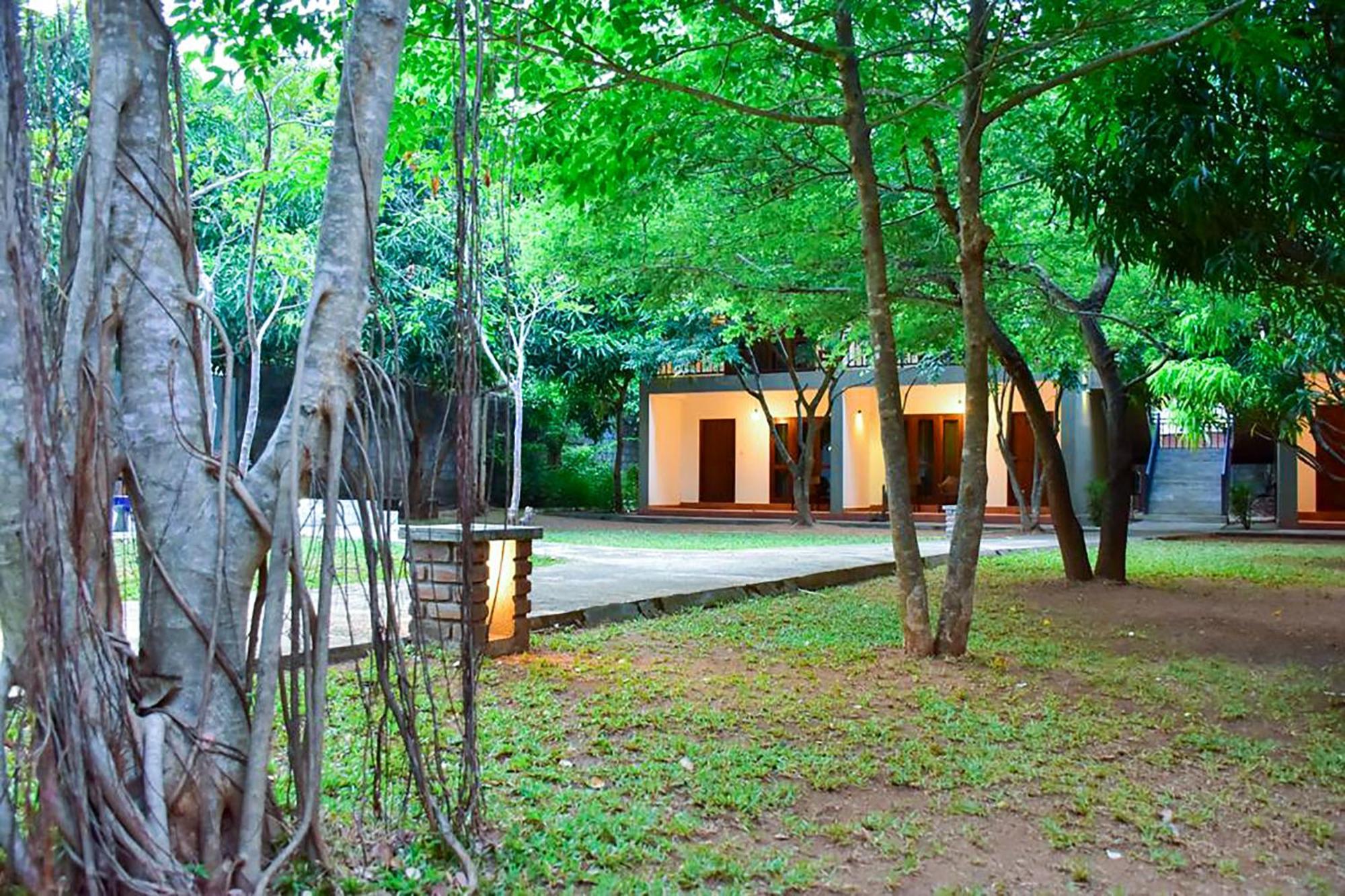 Tropicara Resort Sigiriya Exteriör bild
